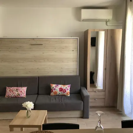 Apartment Maroelvi *